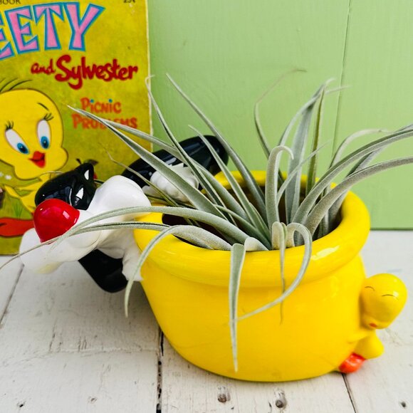 Vintage Tweety Bird and Sylvester Planter Warner Bros Collectible Figurine Vase - Picture 1 of 8